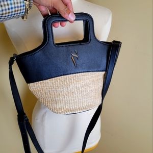 Simply Vera Wang Bag. Straw and leather. Shoulder bag, purse